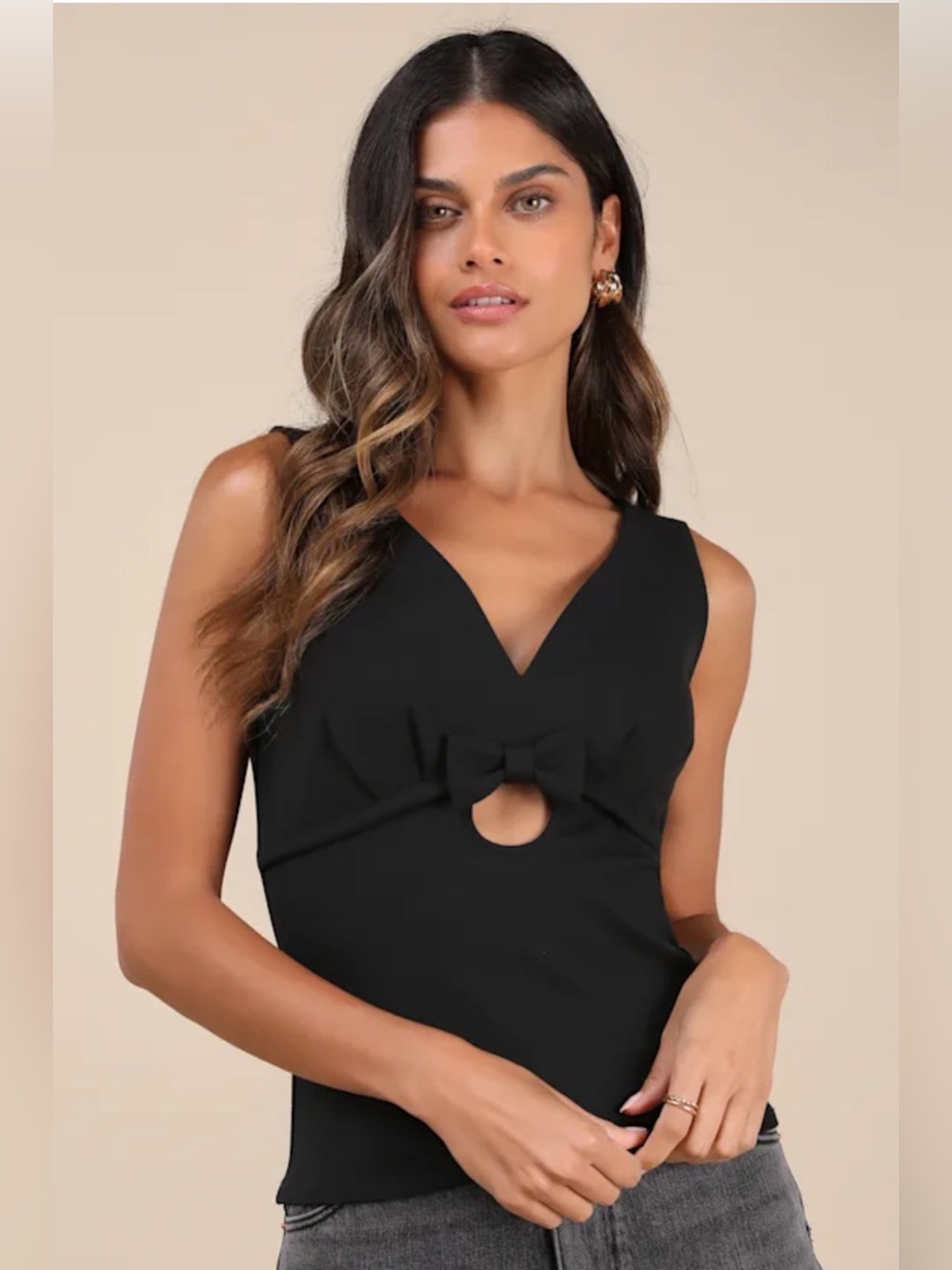 NWT Lulu’s Black Sleeveless V-Neck Bow Cutout Top - Small